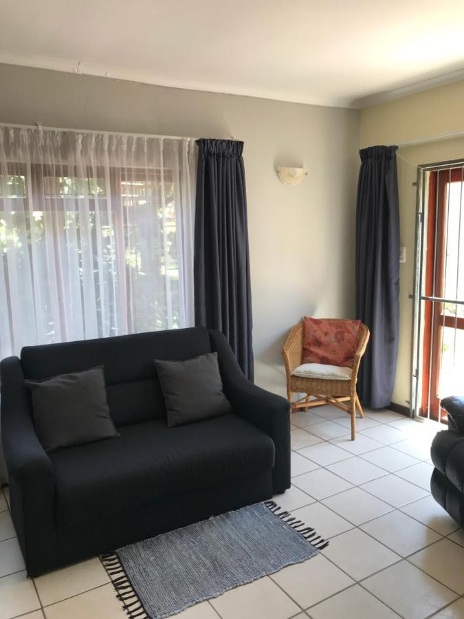 Aberdour Guesthouse Port Elizabeth Exterior photo